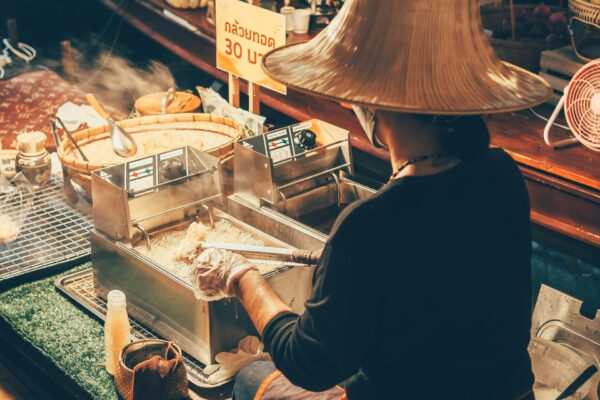 bangkok cooking street food yoav-aziz-bHaiH35trrQ-unsplash