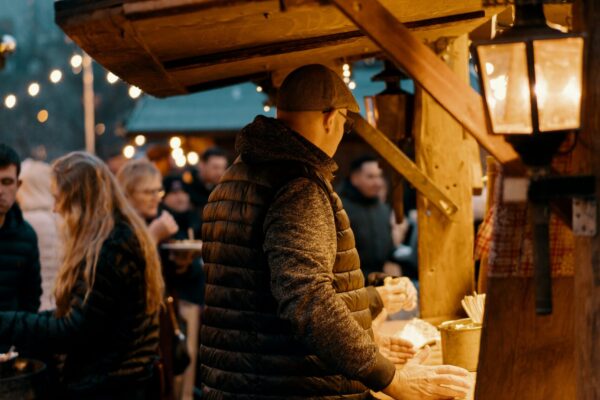 food festival ross-sneddon-l6izjEbkzxo-unsplash